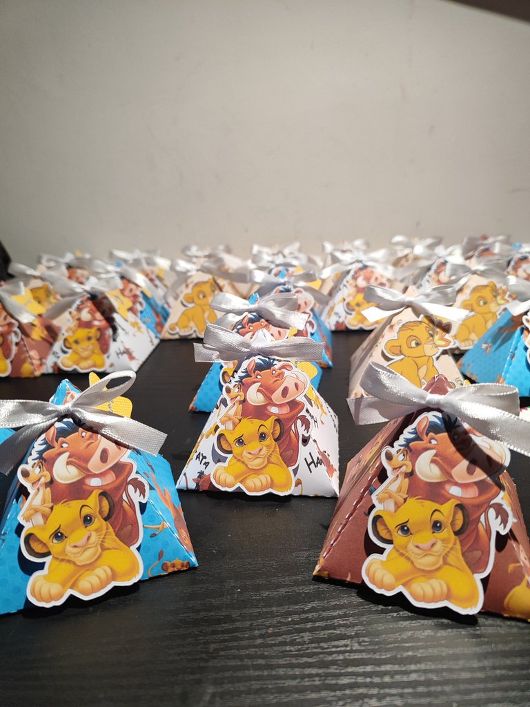 Decorazione festa compleanno nascita battesimo gadget box scatola segnaposto confetti simba re leone