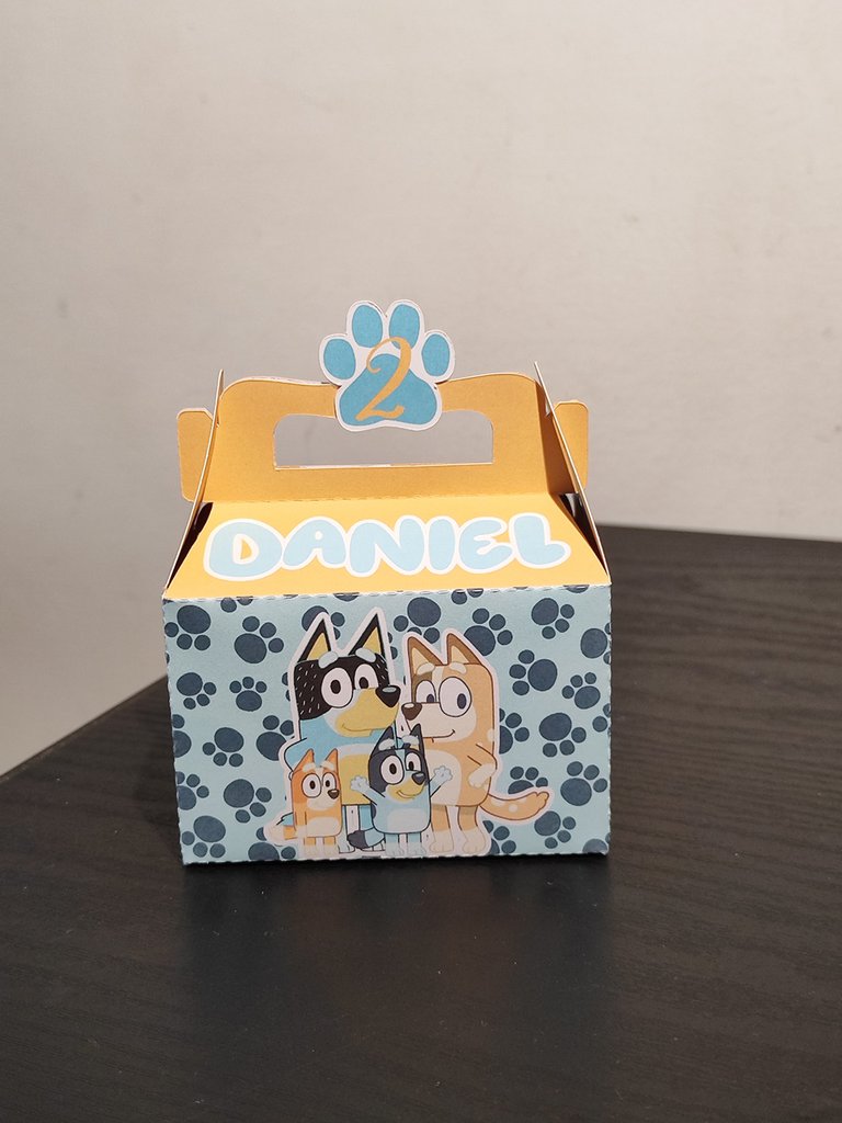 Decorazione festa compleanno bambini ricordino fine festa gadget caramelle bluey