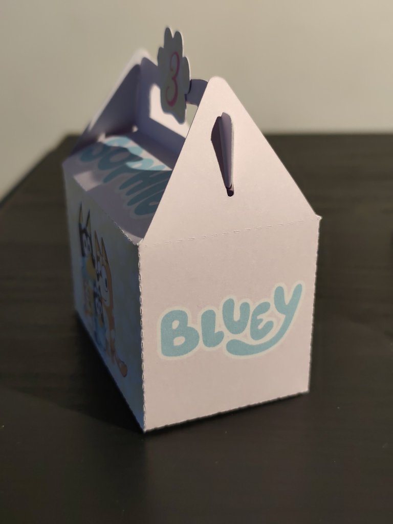 Decorazione festa compleanno bambini ricordino fine festa gadget caramelle bluey